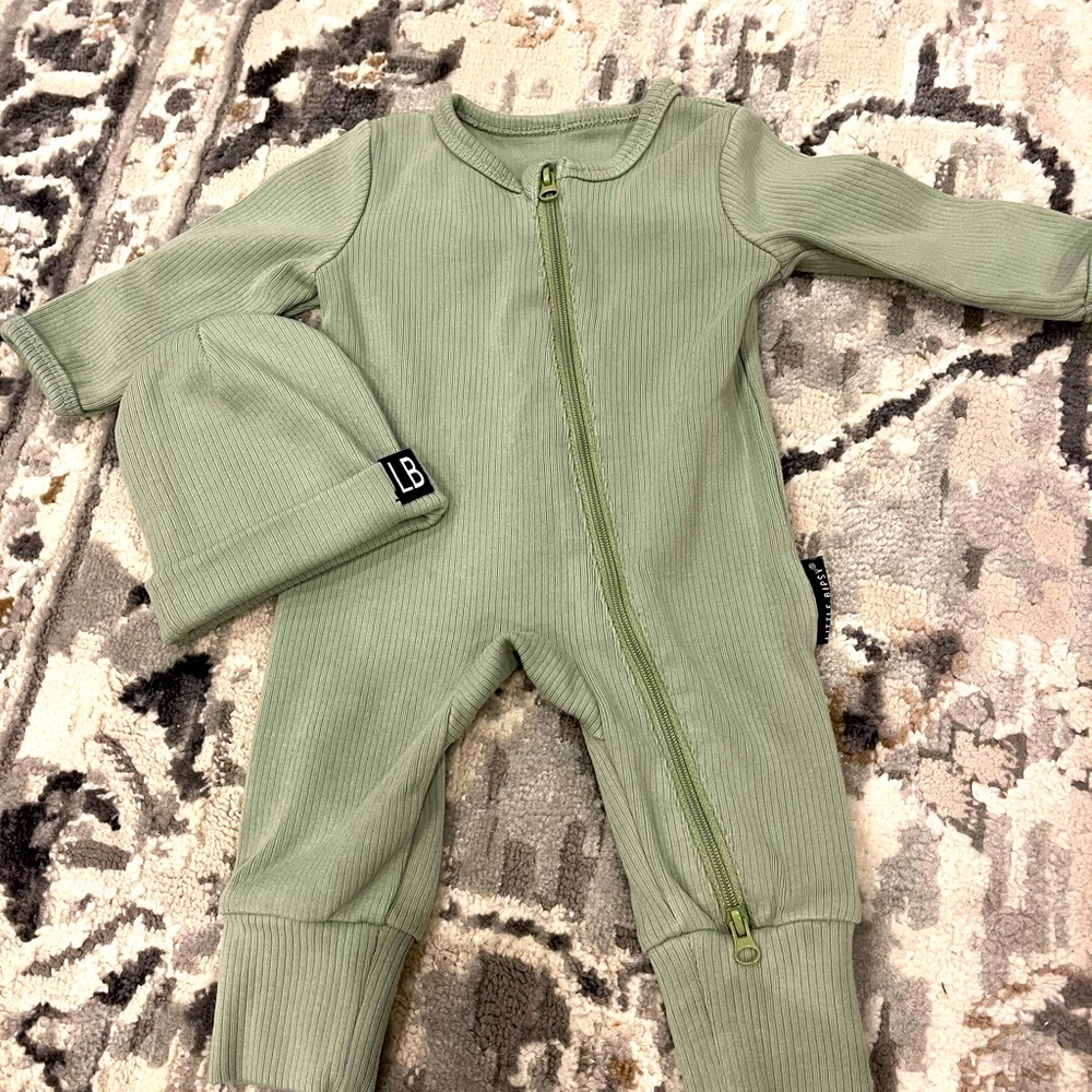 Little Bipsy Ribbed Onesie w/ hat